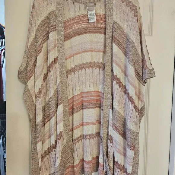 Beautiful Ruana - Picture 1 of 6